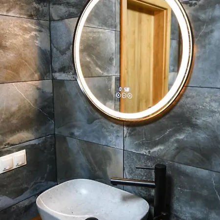 Redbrick Center Iv *