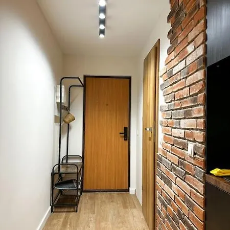 Redbrick Center Iv *