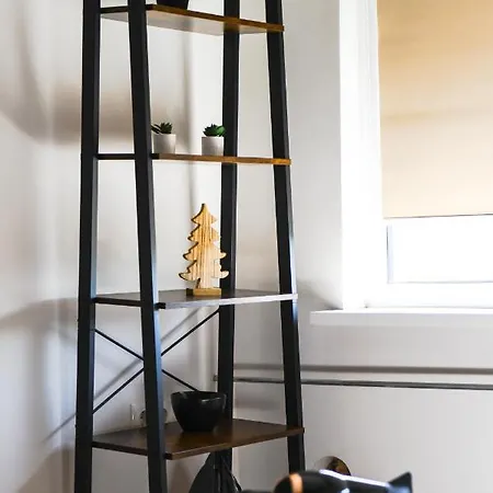 Redbrick Center Iv *