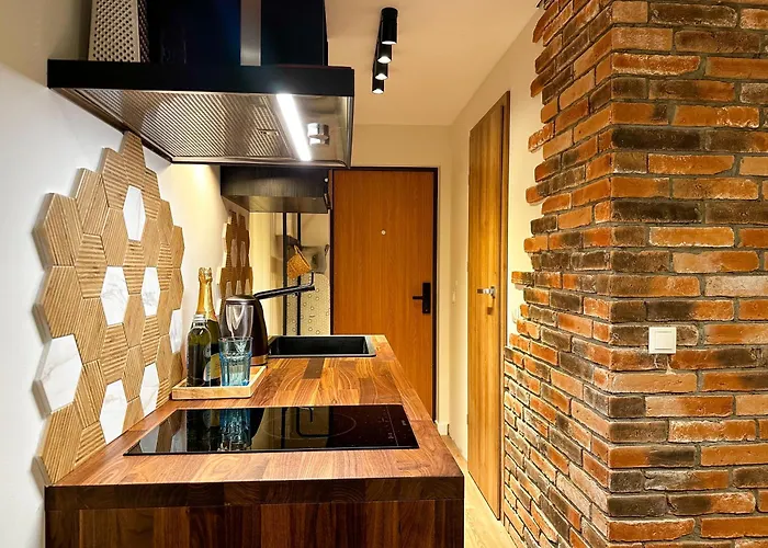 Redbrick Center Iv *